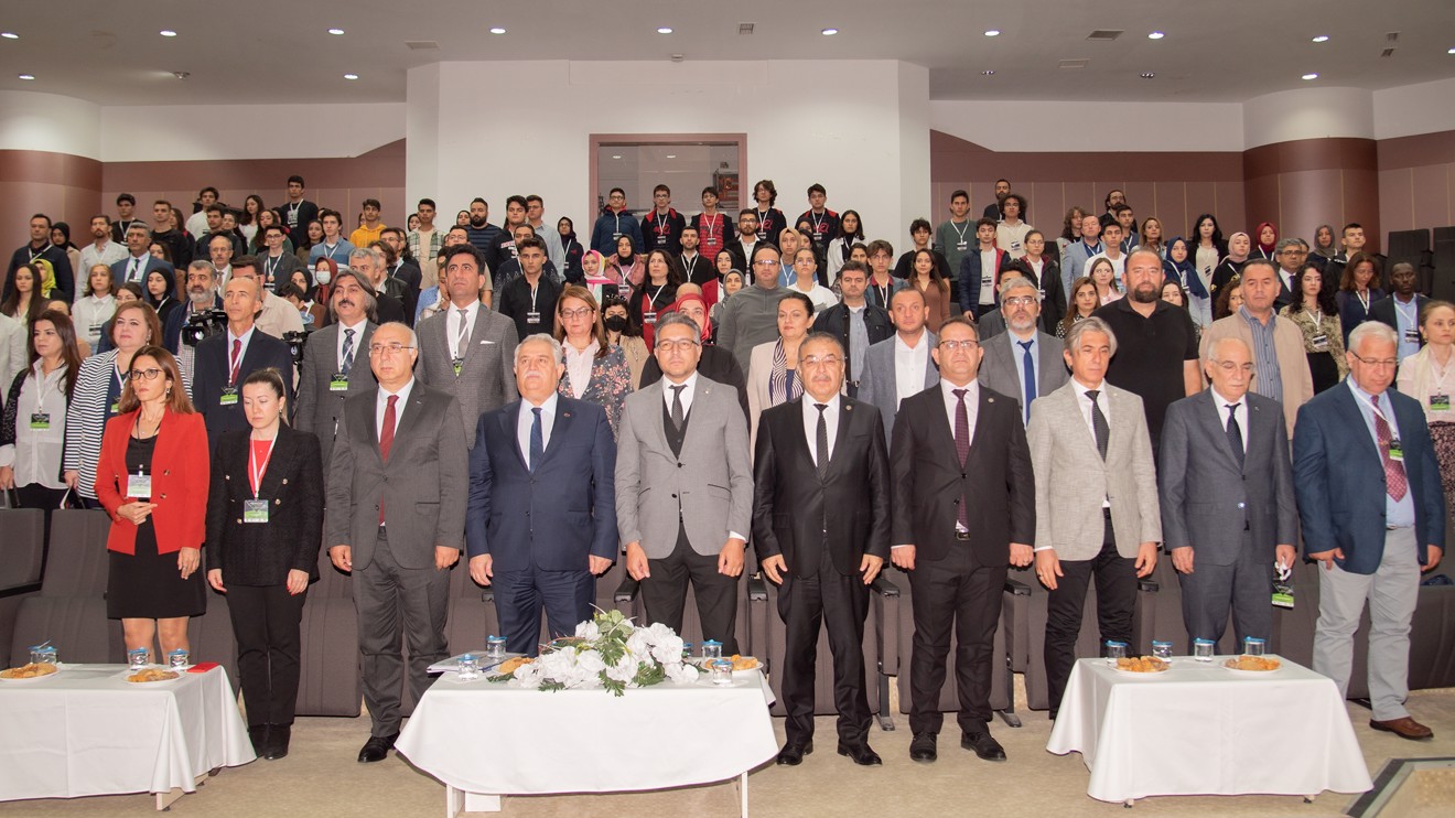 Selçuk Üniversitesinde bilim ve sanat kongrede buluştu